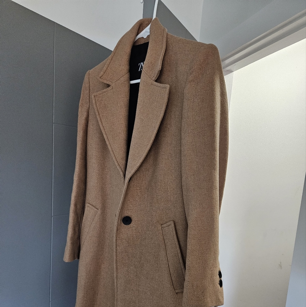 Zara trench coat nude/beige size S.          Like new!